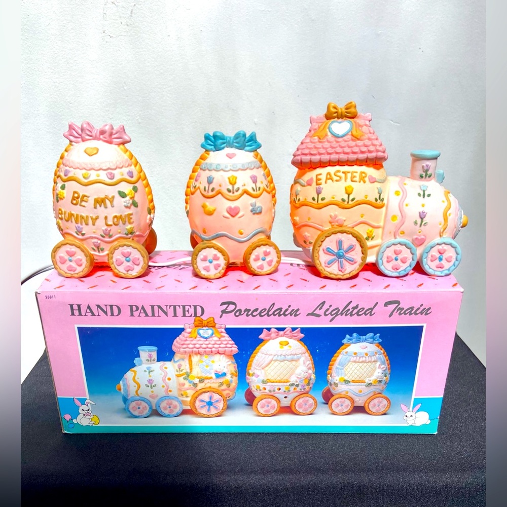Vintage 1992 Hand Painted Porcelain Lighted Happy Easter Train 3 Car w box GUC